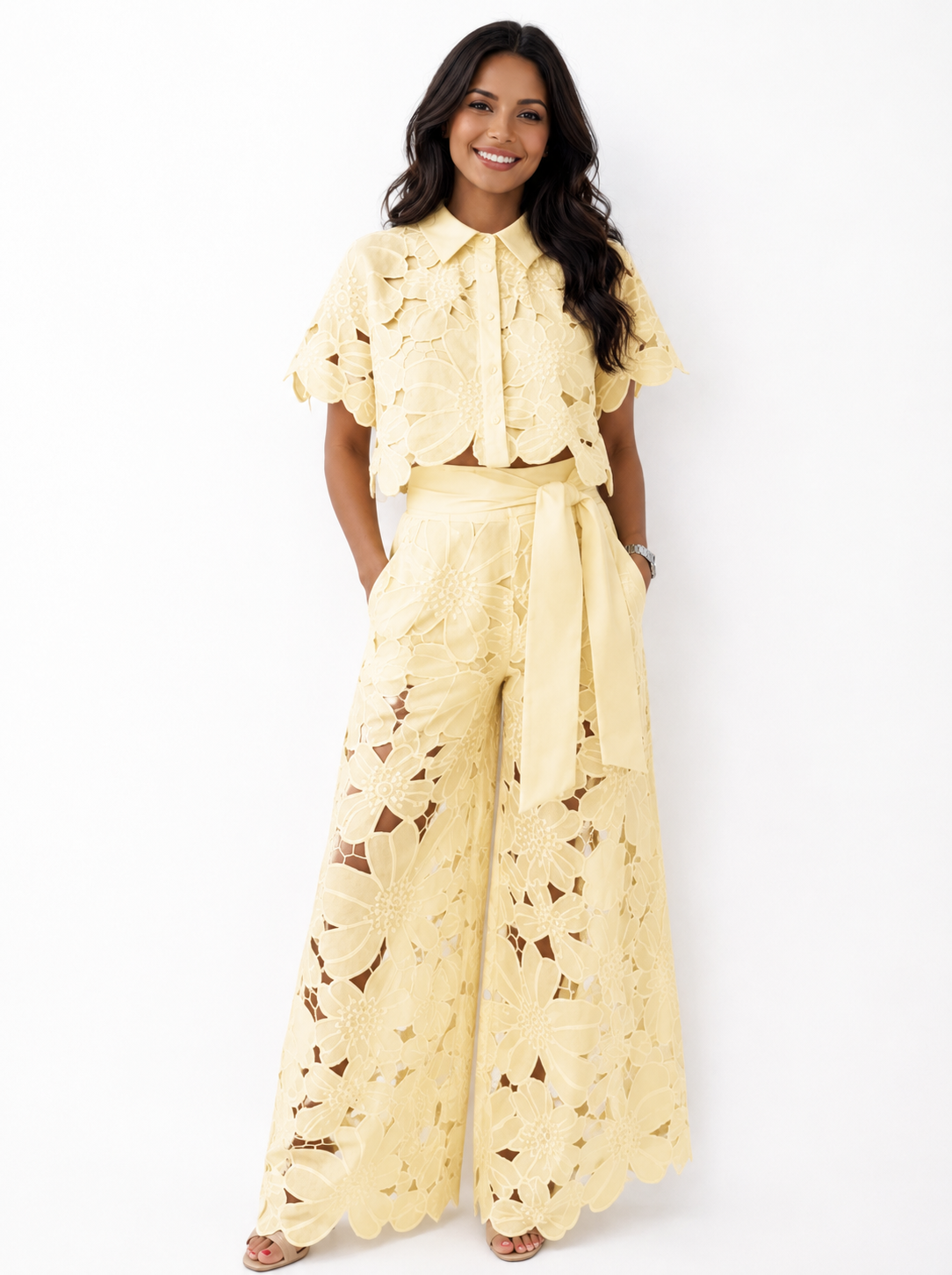 Cynthia - Blusa in pizzo e pantaloni