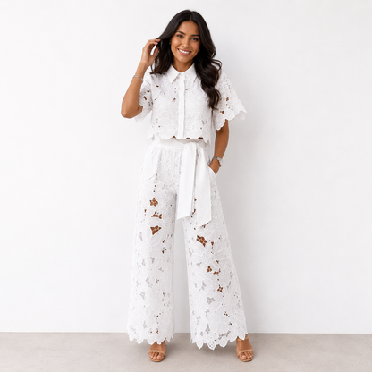 Cynthia - Blusa in pizzo e pantaloni