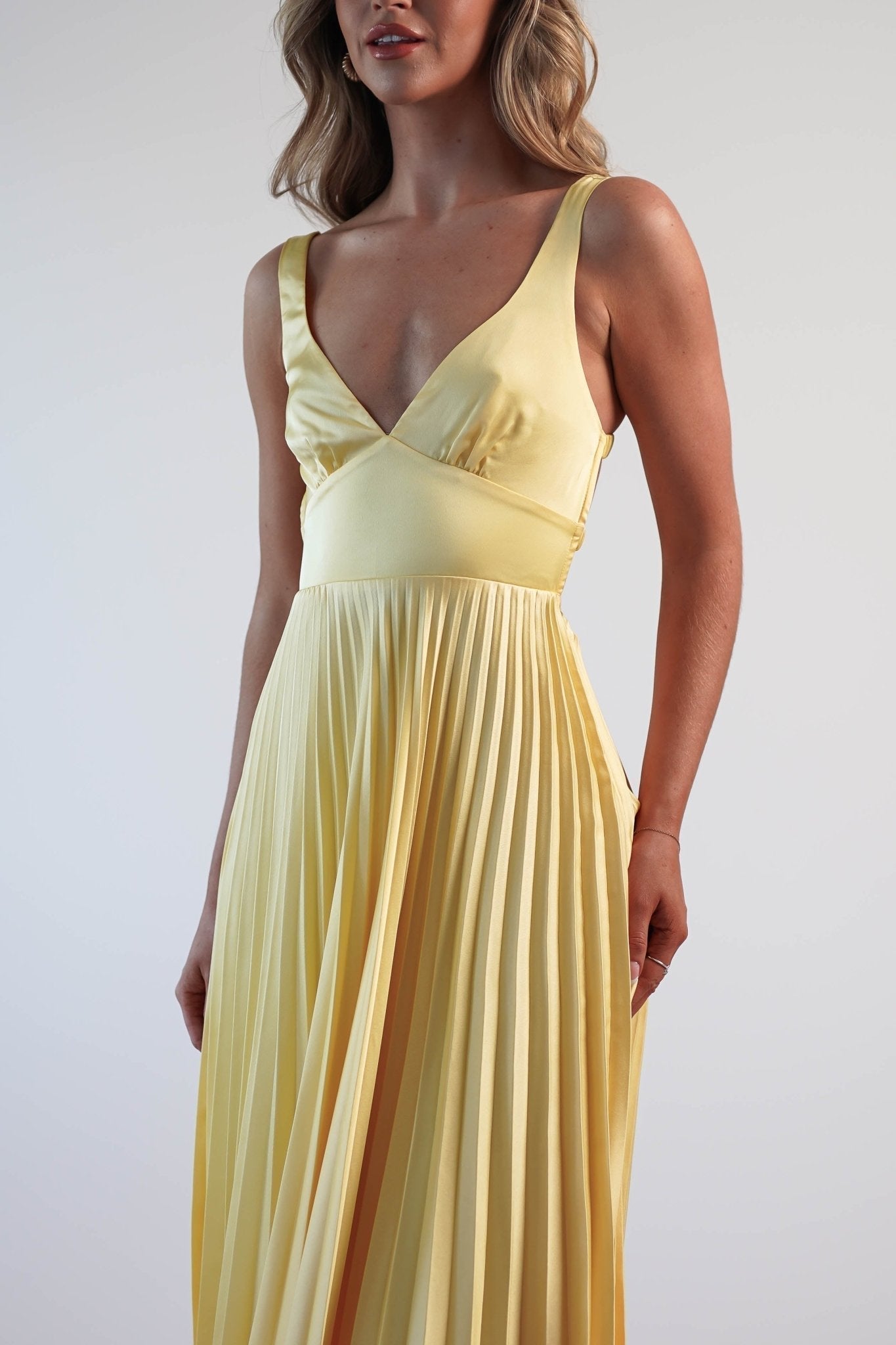Veloria - Abito Maxy Plissettato Fluttuante